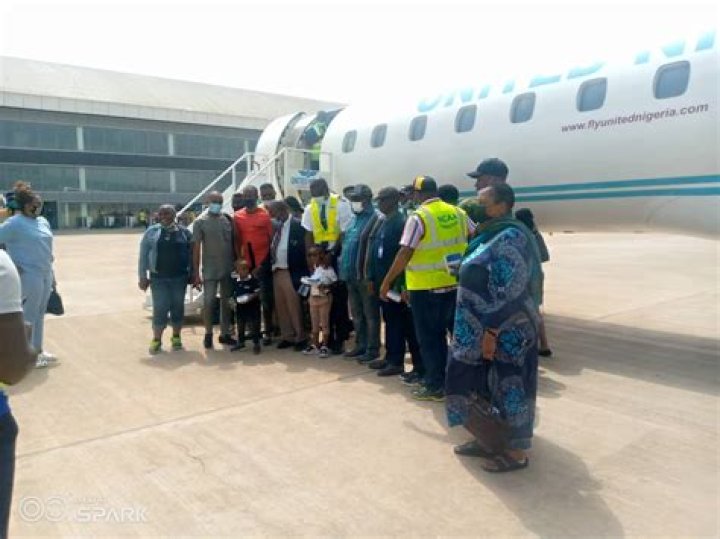 'First female' Nigerian Pilot to Land Aeroplane at New Anambra Airport Makes History, Nigerians Praise her
