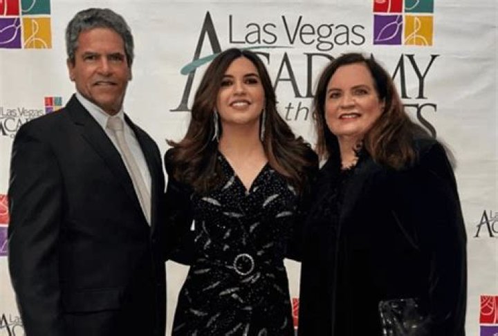 Amanda Salas Fox11, Bio, Wiki, Age, Height, Family, Husband, Education, Salary, And Net Worth
