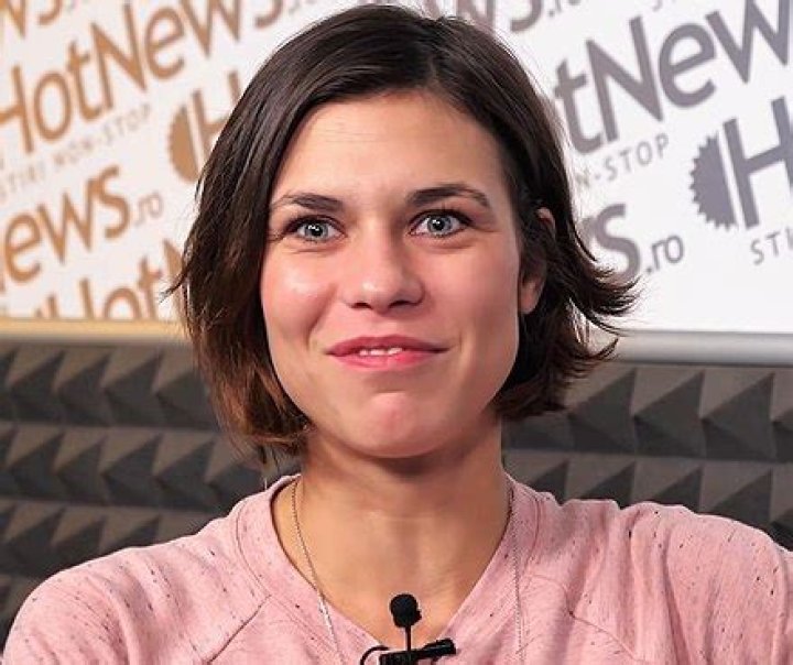 Ana Ularu Height
