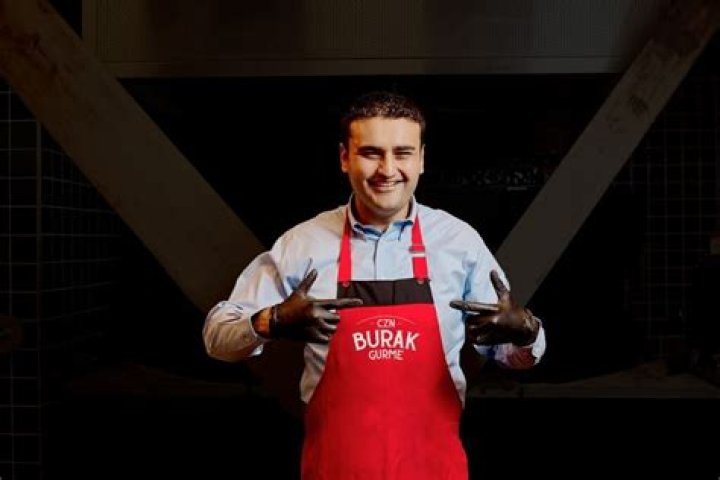 CZN Burak Age, Height, Father, Health, Wife, Net Worth