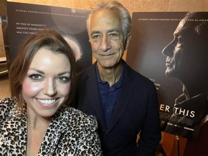 David Strathairn Bio, Wiki, Age, Wife, Nomadland, Sopranos, The Expanse, and Net Worth