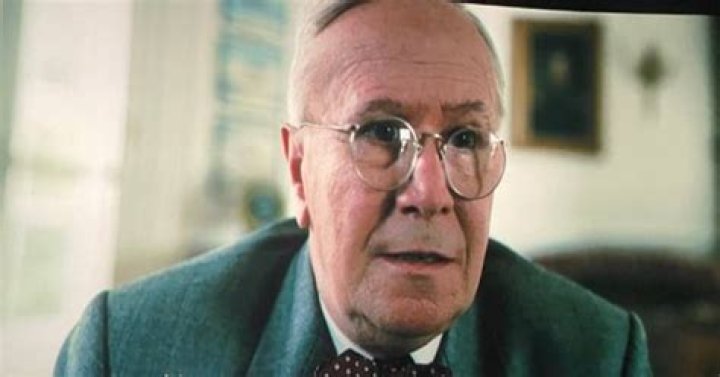 Emma Dumont's Performance In Oppenheimer: A Captivating Journey Of Historical Significance