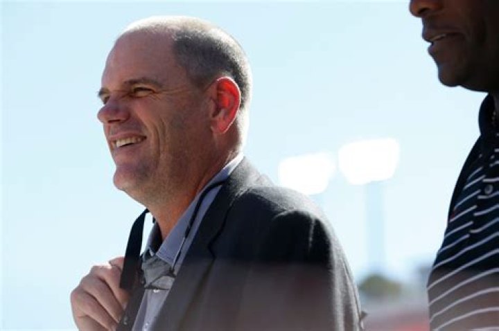 Georgia Bulldogs Hire Mike Bobo as Offensive Coordinator, Impact on Georgia QB Carson Beck