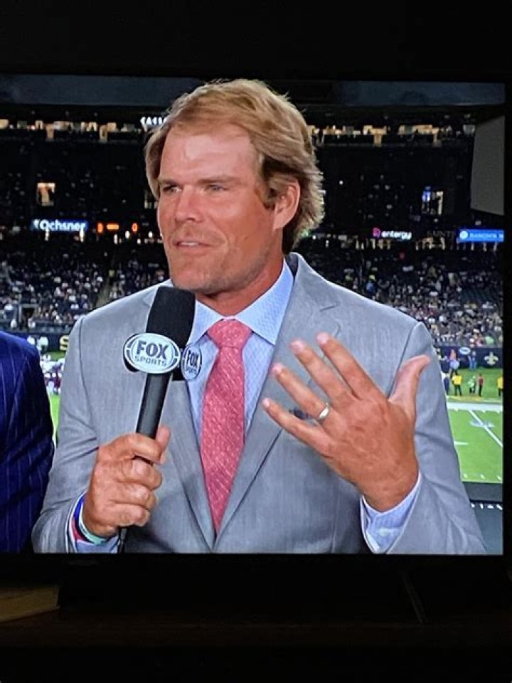 Greg Olsen Forehead: Does He Have Scar From An Injury?