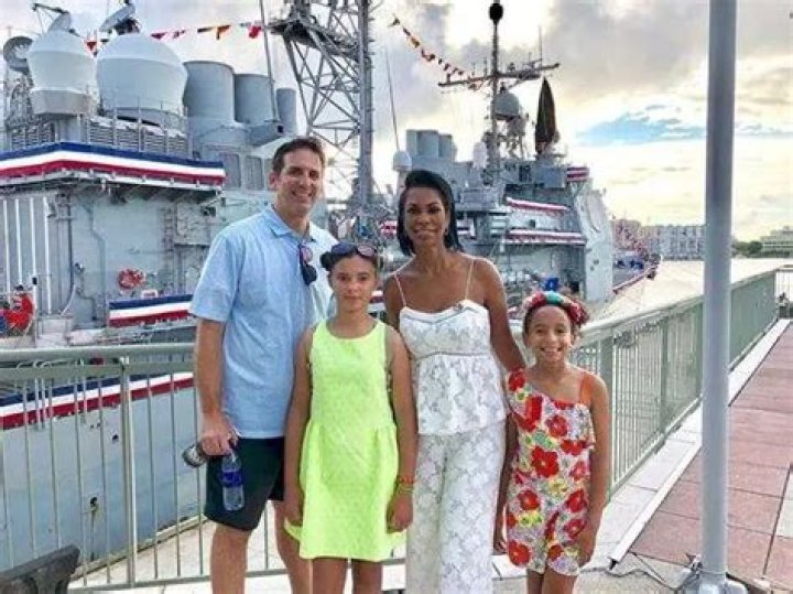 Harris Faulkner & Husband, Ultimate Power Couple; Daughters & Work - Balanced