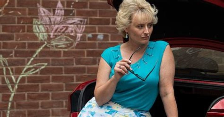 Has Val Szalinsky From Workin Moms Received BBL?Sarah McVies Plastic Surgery Update!