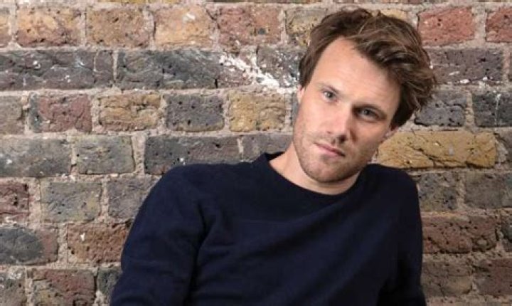 Hugh Skinner Wife, Parents, Net Worth Details & ThingsThat Make Him Gay