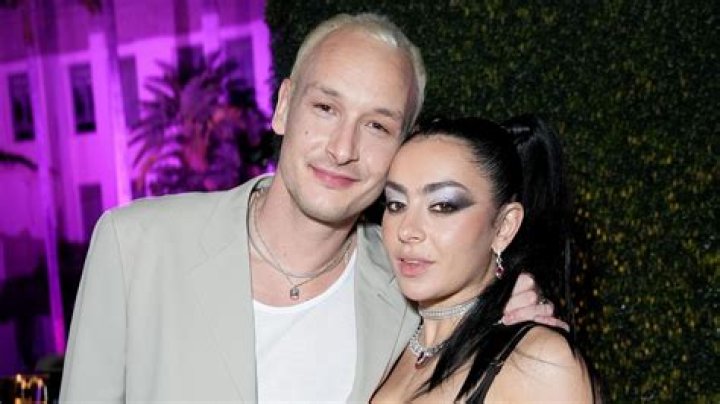 Is Charli XCX Lesbian? Who Is The Musician Dating Currently?