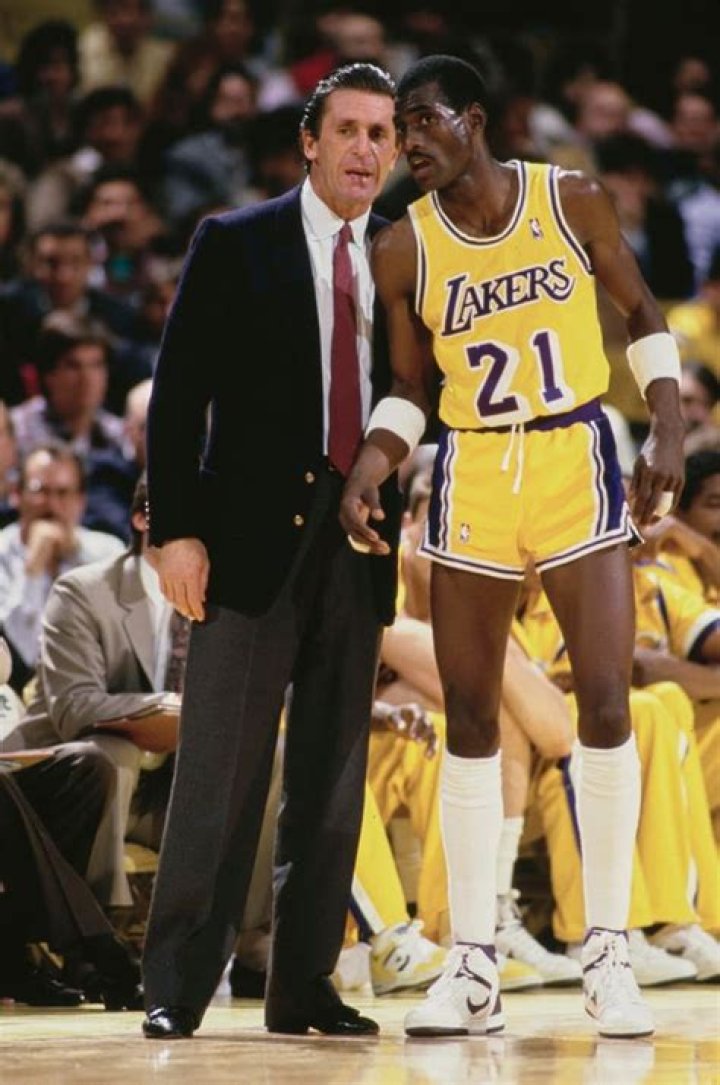 Jim Jackson NBA, Bio, Wiki, Age, Height, Wife, Lakers, Salary, and Net Worth