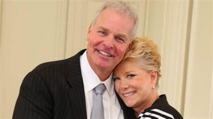 Joan Lunden PBS, Bio, Wiki, Age, Height, Husband, Twins, Salary, and Net Worth