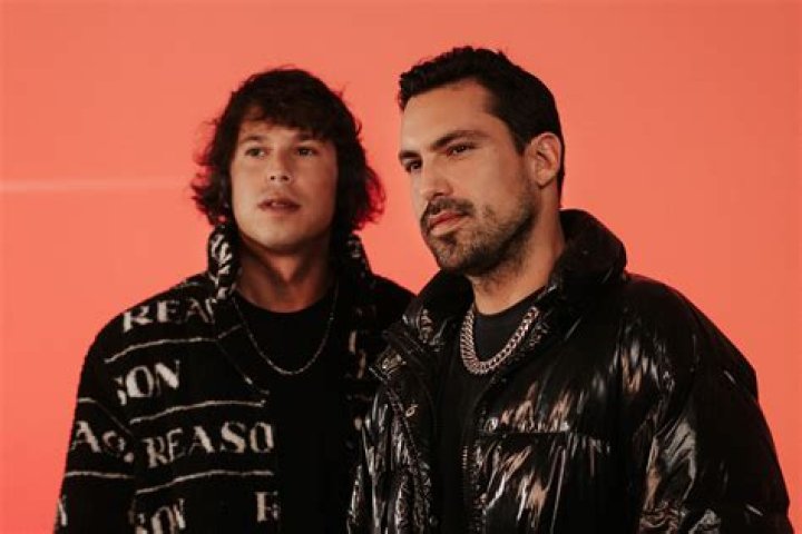 Lyrics & Translations of Siliwa Hay by Steve Aoki & Chemical Surf