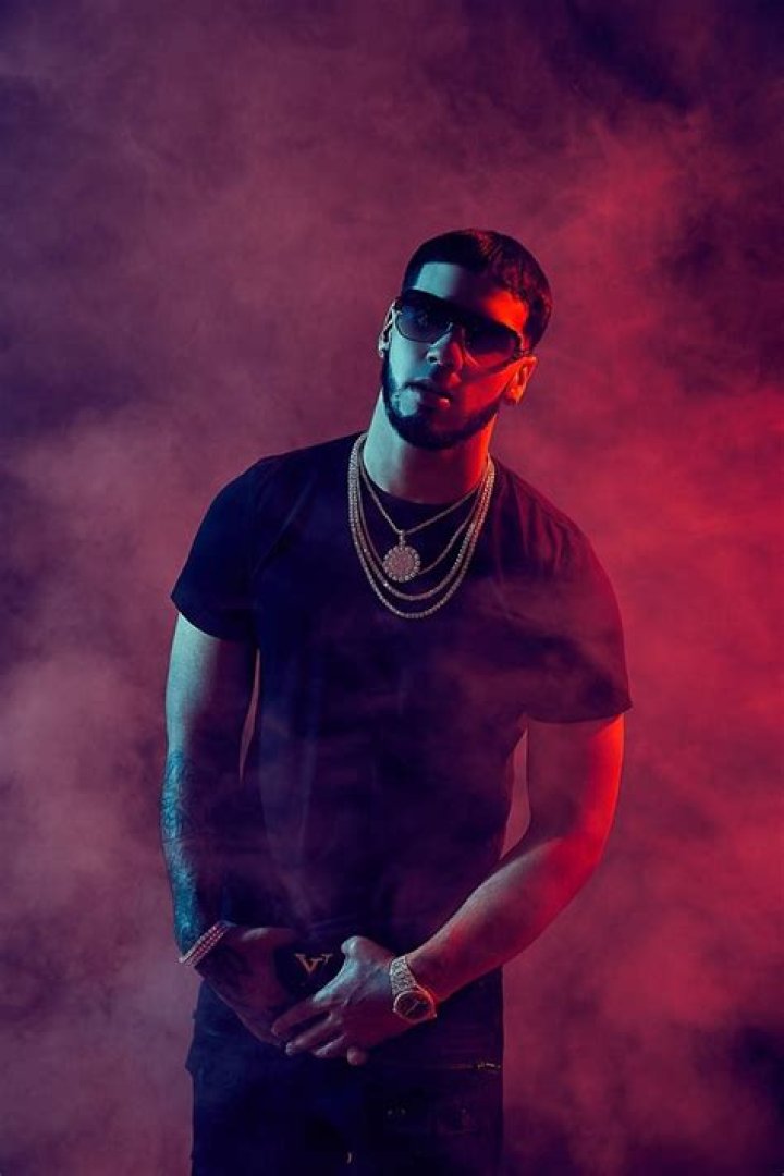 Lyrics & Translations of Special by Anuel Aa & Gucci Mane