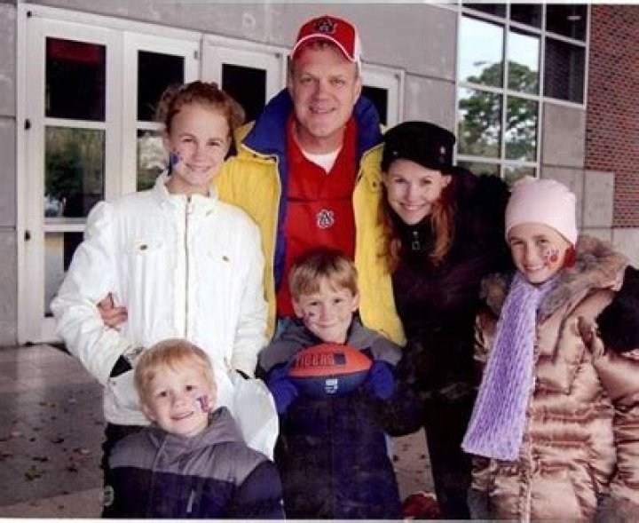 Mackenzie Lintz, Bio, Career, Married, Parents, Boyfriend, Net worth