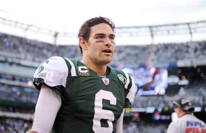 Mark Sanchez Jets, NFL, Bio, Wiki, Age, Girlfriends, Hot Dog, Salary, And Net Worth