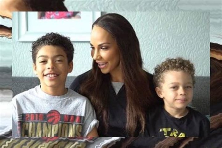 
Meet Both Of Amanda Brugel’s Sons, Phoenix Lewis And Jude Mason Lewis
