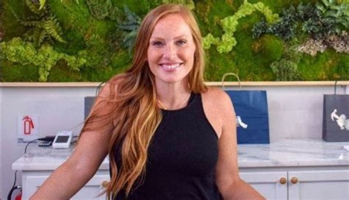 Mina Starsiak net worth, wiki-bio, husband, fertility issues & pregnancy, new baby, career.