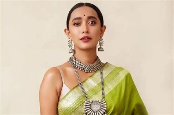 Sayani Gupta – Biography, Facts & Life Story