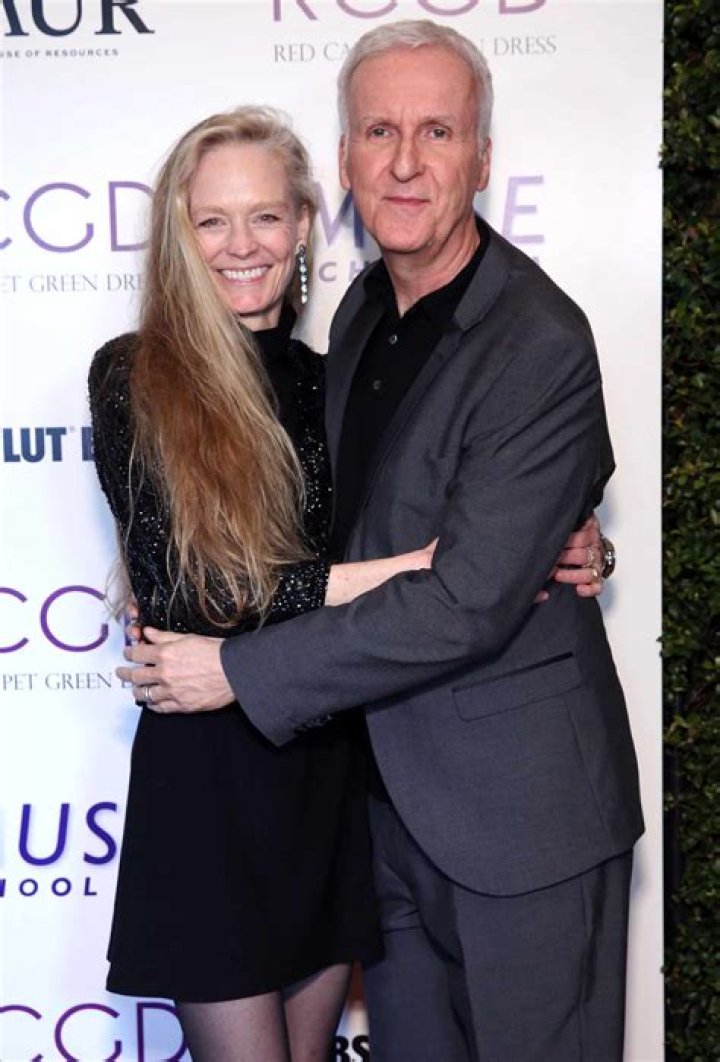 Suzy Amis Cameron Movies, Age, Net Worth, Young, Height, School