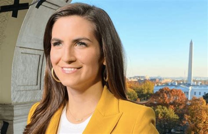 Taylor Bishop Fox 21, Bio, Wiki, Age, Height, Salary, and Net Worth