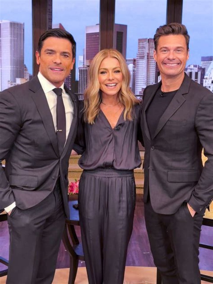 Unveiling Mark Consuelos' Salary On "Live With Kelly And Ryan": Exclusive Insights