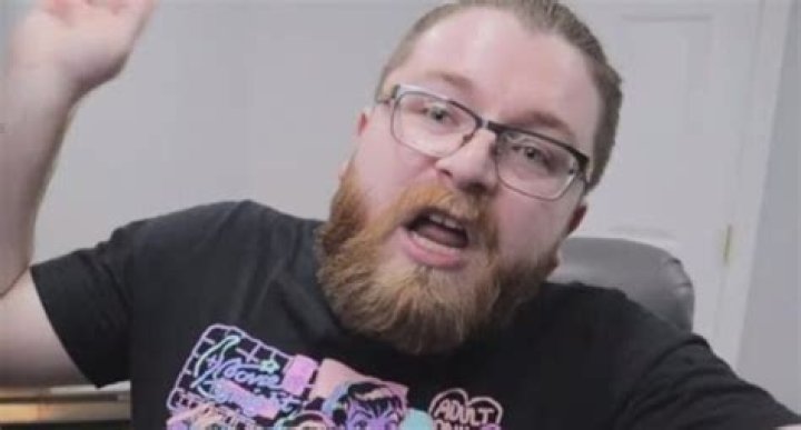 Vaush (Youtuber) Wiki, Bio, Age, Height, Weight, Girlfriend, Net Worth, Family, Facts