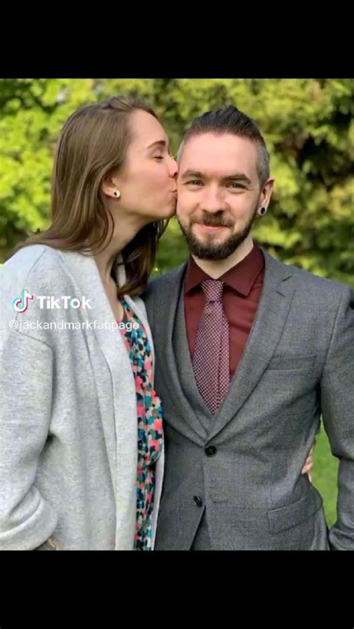 Who Is Jacksepticeye’s Girlfriend GirlGamerGab? Look Into Their Love Life