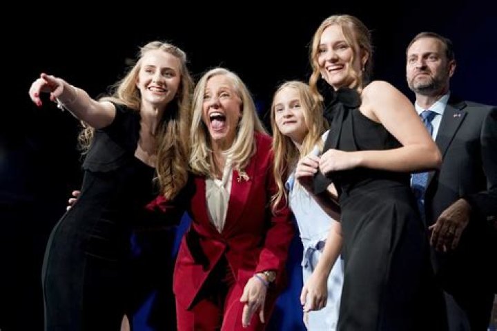 Who Is Stephanie Kelly, Champ Kelly Wife? Daughters Claire, Chloe And Caroline