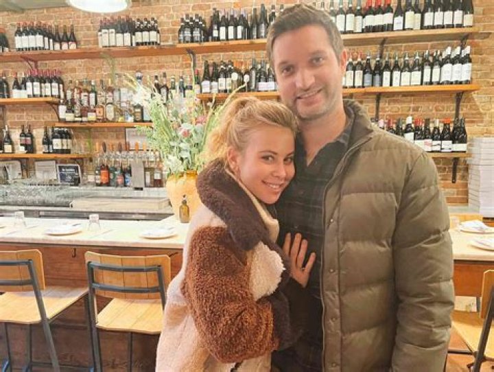 Who is Todd Kapostasy Tara Lipinski’s husband?