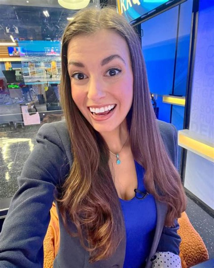 Zoe Mintz KRQE, Bio, Wiki, Age, Height, Engaged, Salary, and Net Worth
